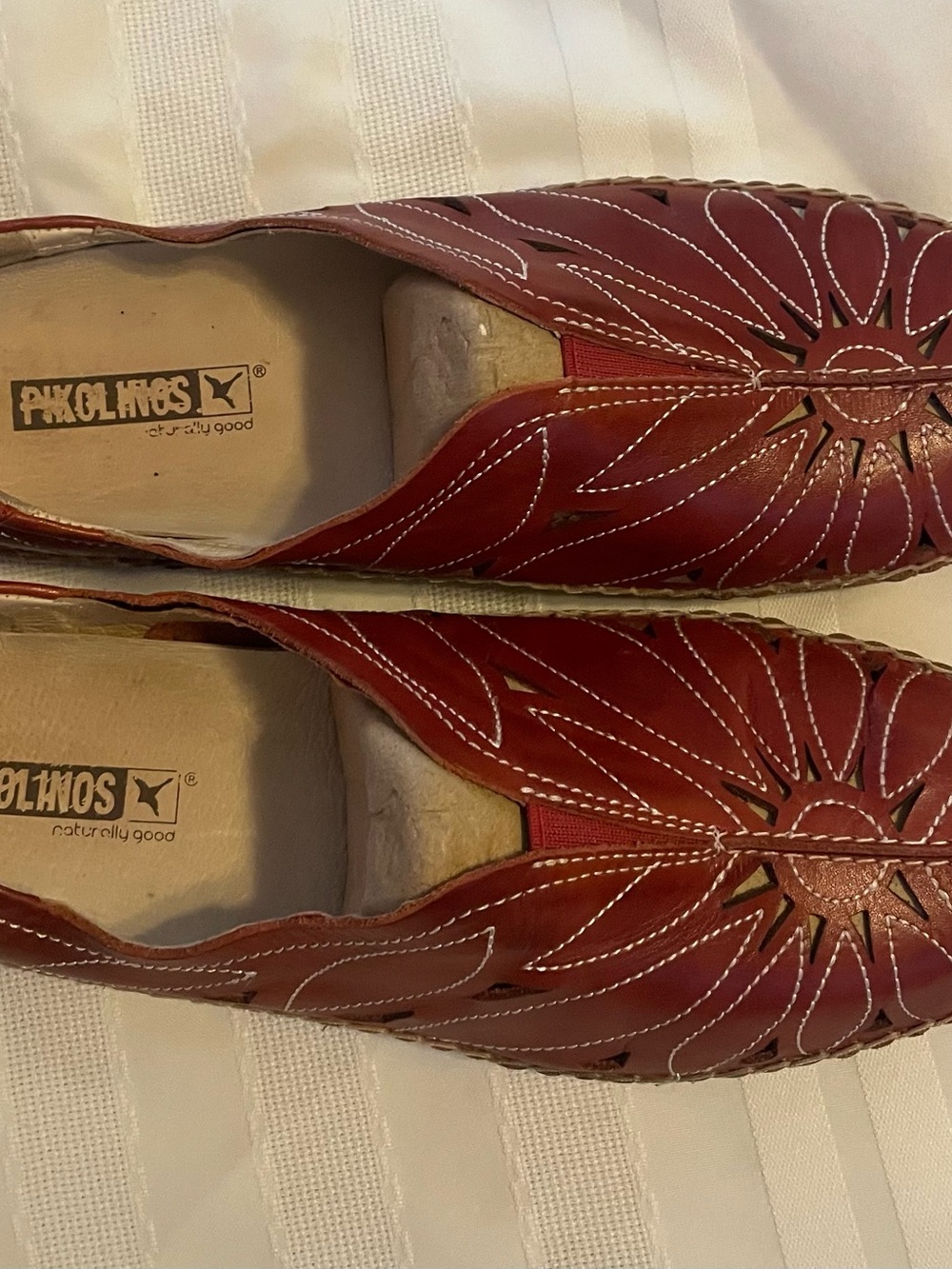 PIKOLINOS Burgundy Leather Floral Cutout Flats